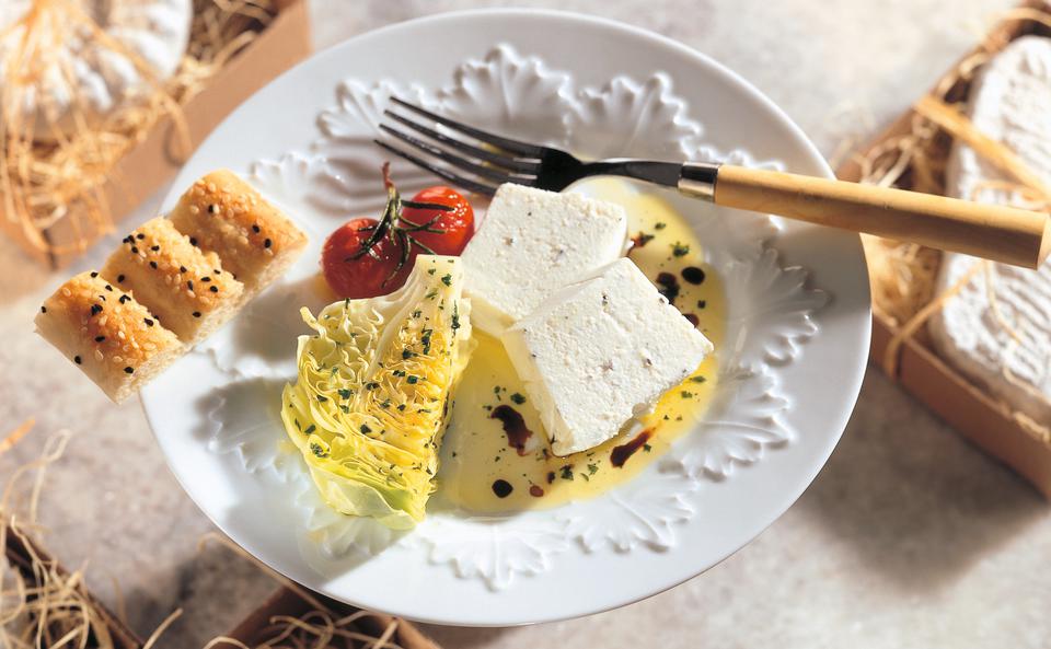 Schafkäseterrine mit Rosmarin