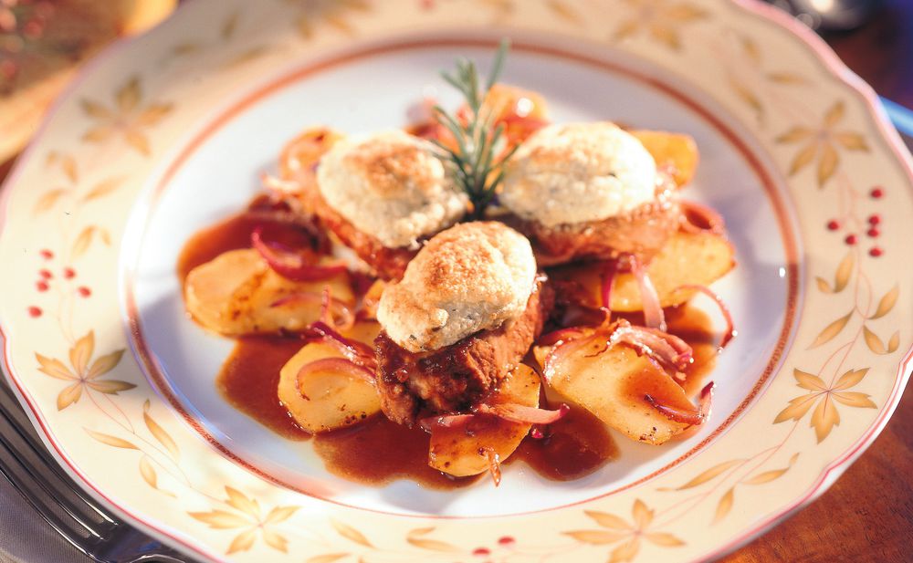 Lammmedaillons mit Kräuterhaube • Rezept • GUSTO.AT