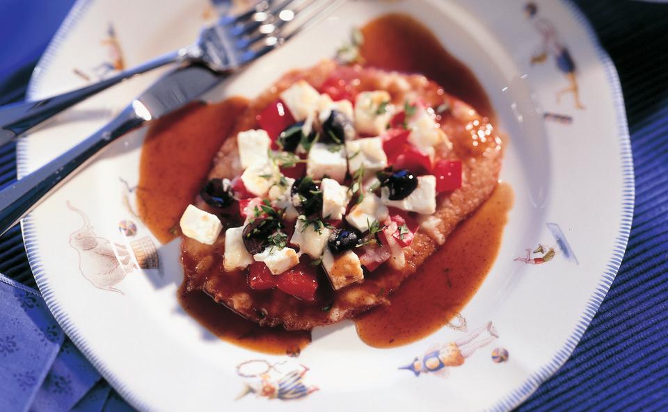 Putenschnitzel mit Schafkäse und Oliven