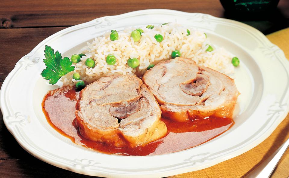 Gerollter Kalbsnierenbraten mit Erbsenreis