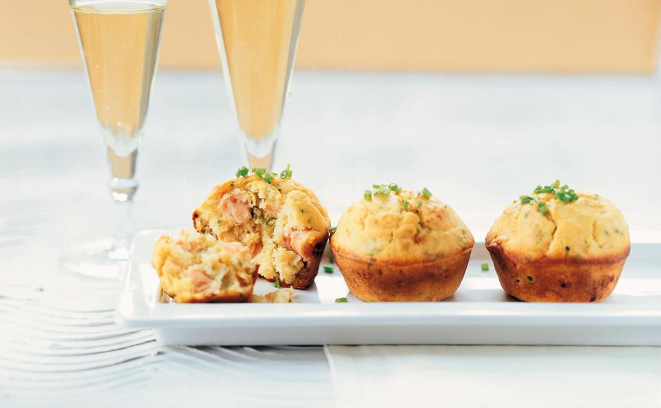 Lachs-Muffins mit Limetten-Ingwersauce