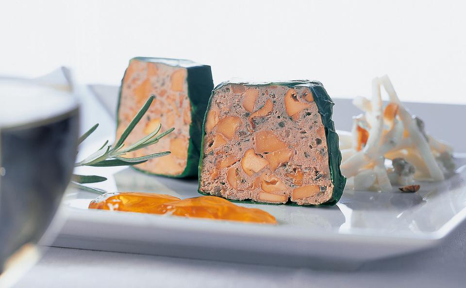 Ententerrine mit Schwammerln und Apfel-Selleriesalat • Rezept