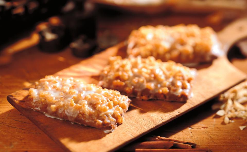 Orangenlebkuchen mit Mandeln und Aranzini
