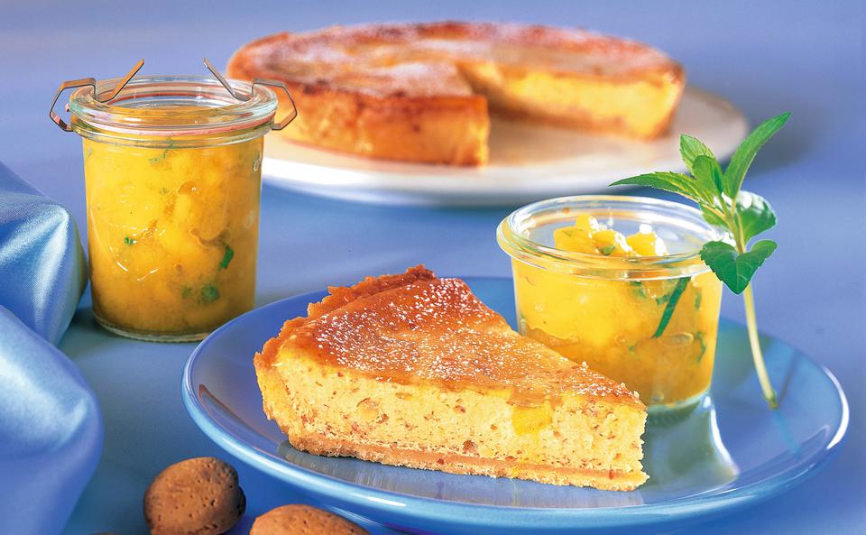 Mandel-Ricotta-Torte mit Mango-Minze-Chutney