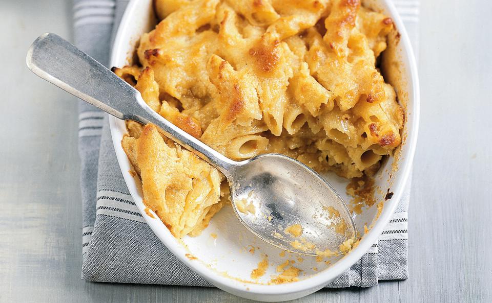 Nudelauflauf mit Parmesan und geschmolzenen Paradeisern