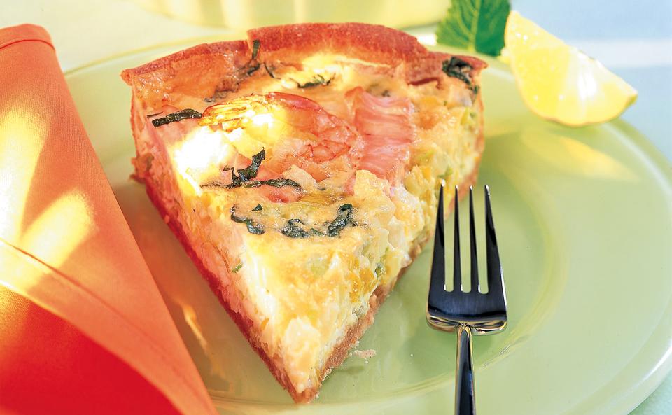 Quiche mit Lauch, Lachs und Garnelen