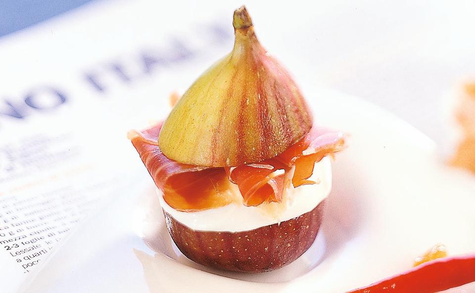 Feigen mit Ricotta und Prosciutto • Rezept • GUSTO.AT