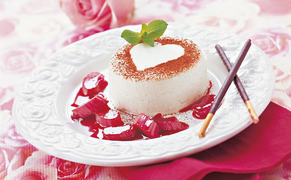 Topfen-Joghurt-Creme mit Rhabarber-Ragout