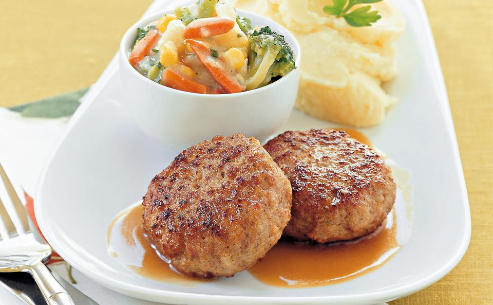 Faschierte Laibchen mit Cremegemüse • Rezept • GUSTO.AT