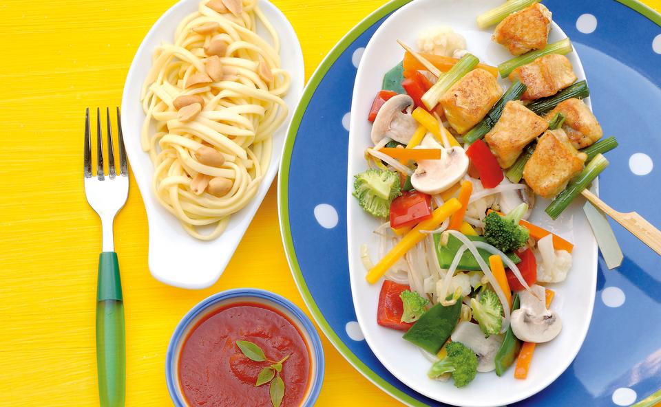 Hühnchen am Spieß mit Tomaten-Dip