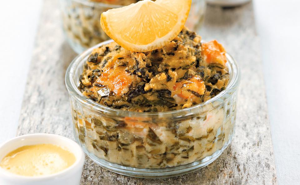 Lachs-Salatflans mit Currysauce