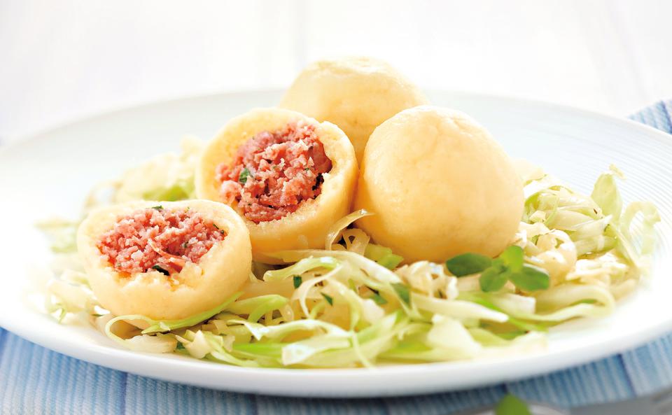 Fleischknödel mit Krautsalat