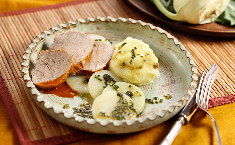 Geschmorte Kalbsnuss mit Butter-Kohlrabi und Bergkäse-Püree