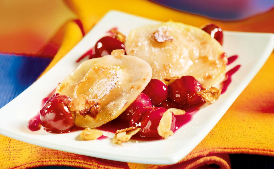 Zitronenravioli mit Kirschen-Ragout