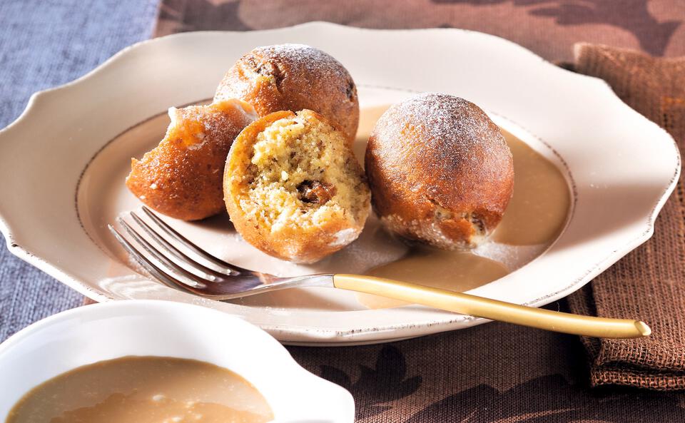 Kapuzinerknödel mit Kaffeesauce