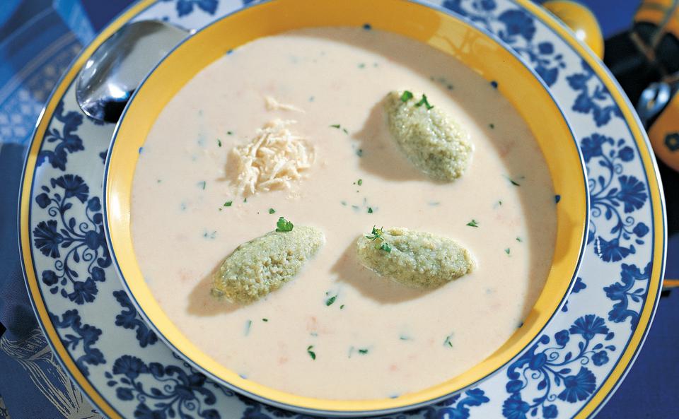 Schinkensuppe mit Spinatnockerln