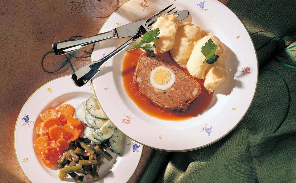 Faschierter Braten mit Senfsauce und Erdäpfelpüree