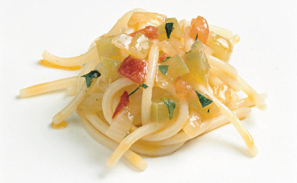 Spaghetti mit Paprika und Sardellen