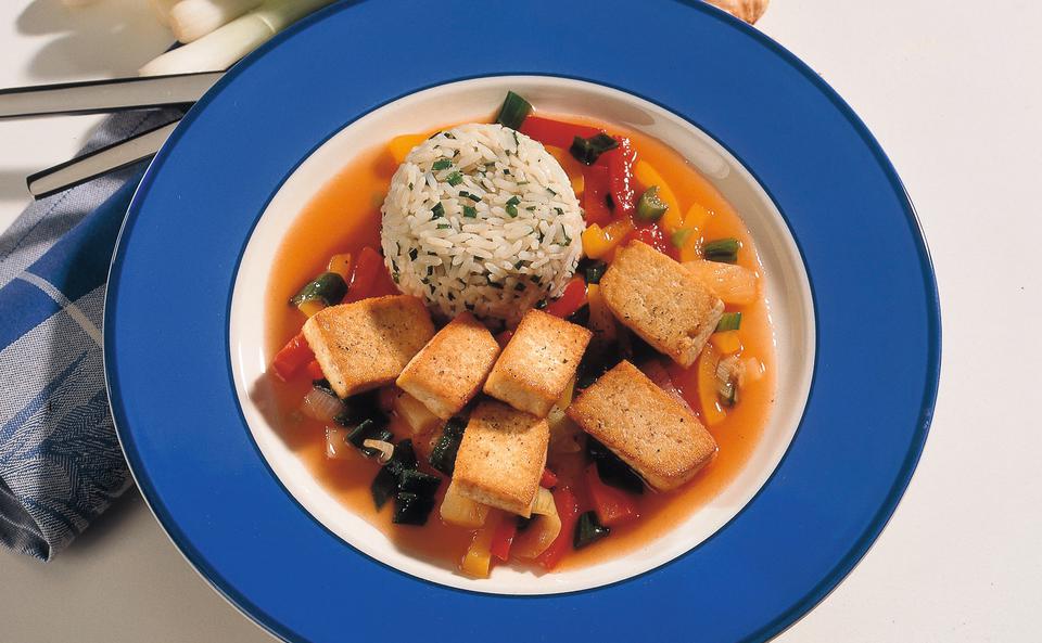 Marinierter Tofu auf Gemüsesauce