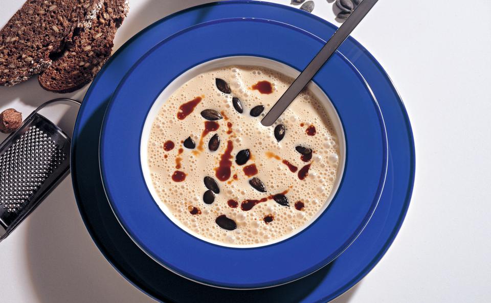 Grießsuppe mit Kürbiskernen • Rezept • GUSTO.AT