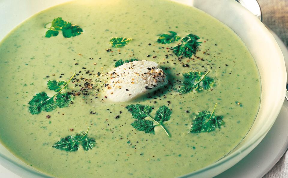 Kalte Buttermilchsuppe mit Kräutern • Rezept • GUSTO.AT