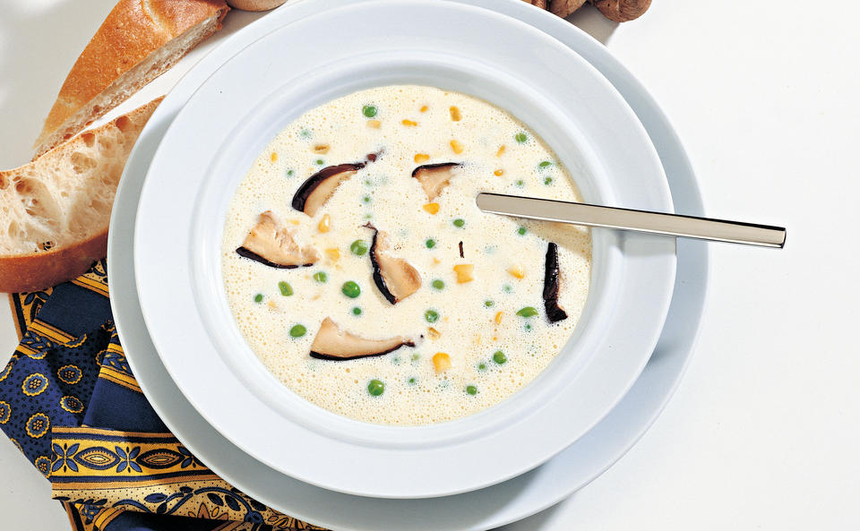 Maiscremesuppe mit Erbsen