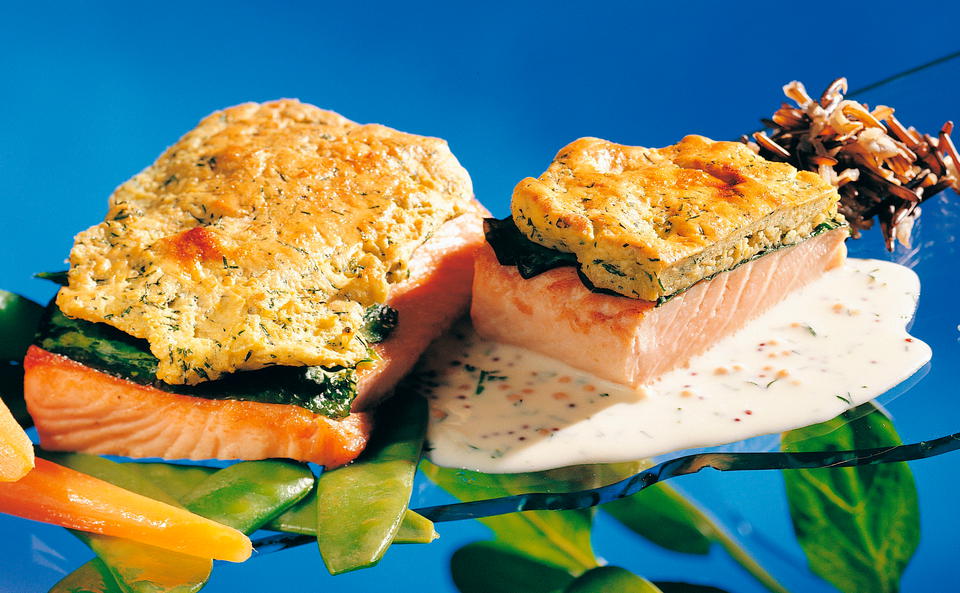 Lachsfilets mit Erdäpfel-Kren-Kruste