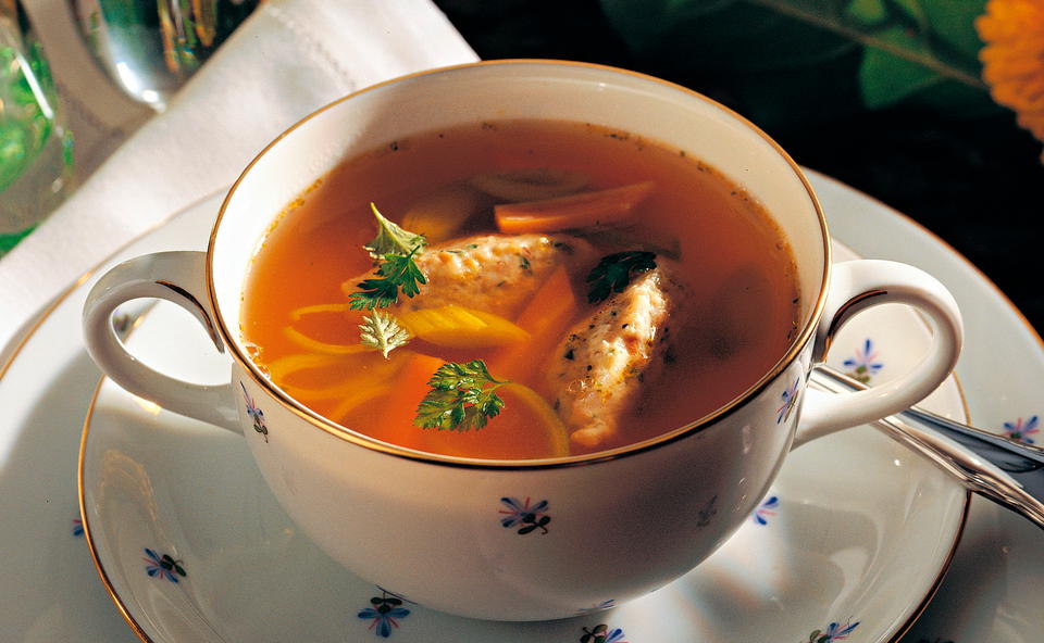 Kräutersuppe mit Weizennockerln