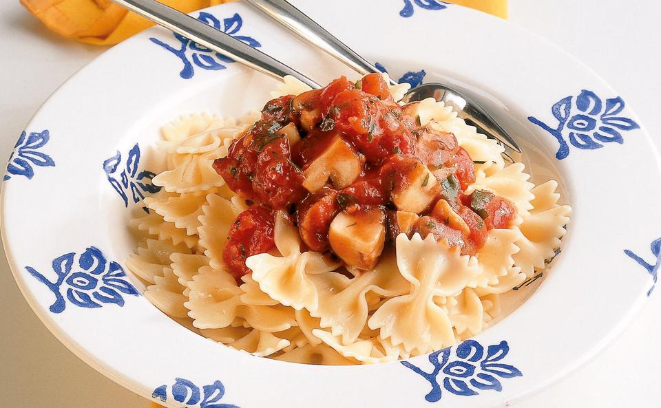 Farfalle mit Champignon-Tomaten-Sauce