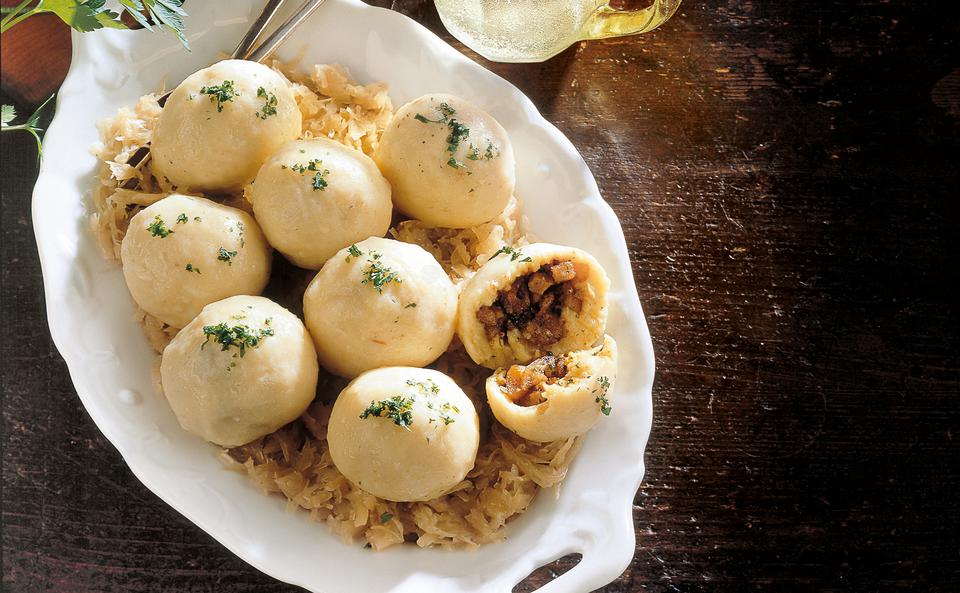 Grammelknödel mit Sauerkraut