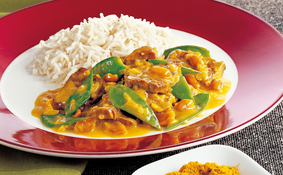 Curry mit Rindsfilet und Erbsenschoten