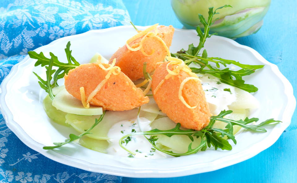 Kohlrabi in Zitronensauce mit Parmesan-Polentanockerln • Rezept