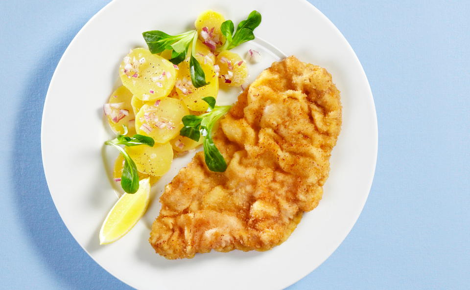 Wiener Schnitzel mit Erdäpfel-Vogerlsalat