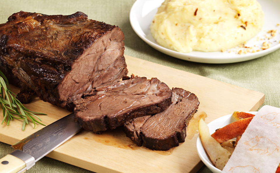 Wildschweinbraten mit Haselnuss-Erdäpfelpüree