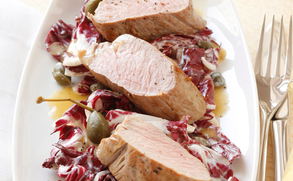 Schweinsfilet mit Radicchio-Kapernsalat