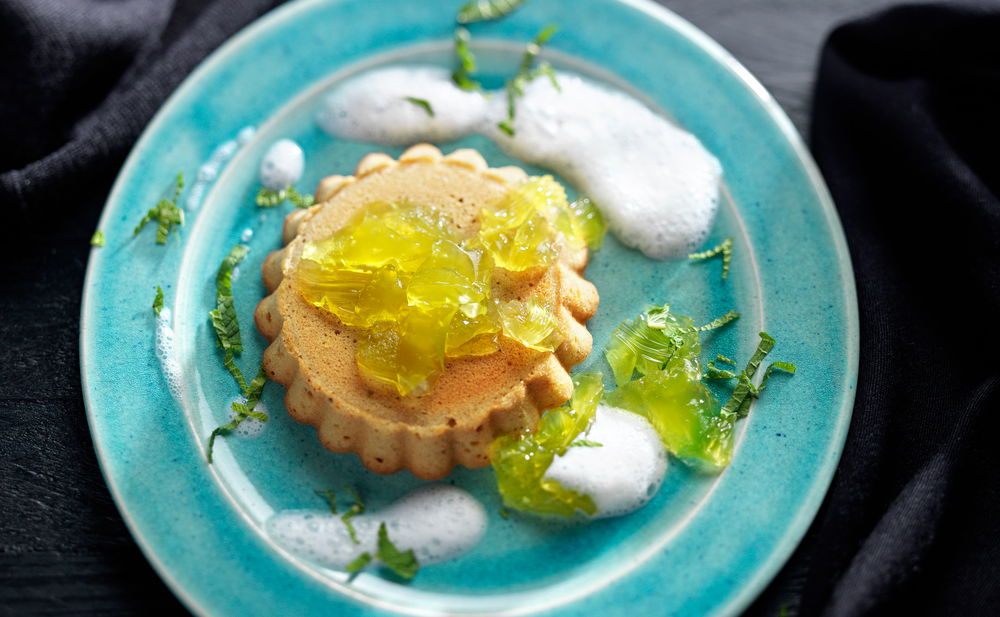 Limettentartelettes mit Minzgelee • Rezept • GUSTO.AT