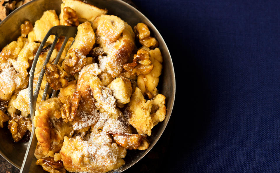 Kaiserschmarren mit Nüssen