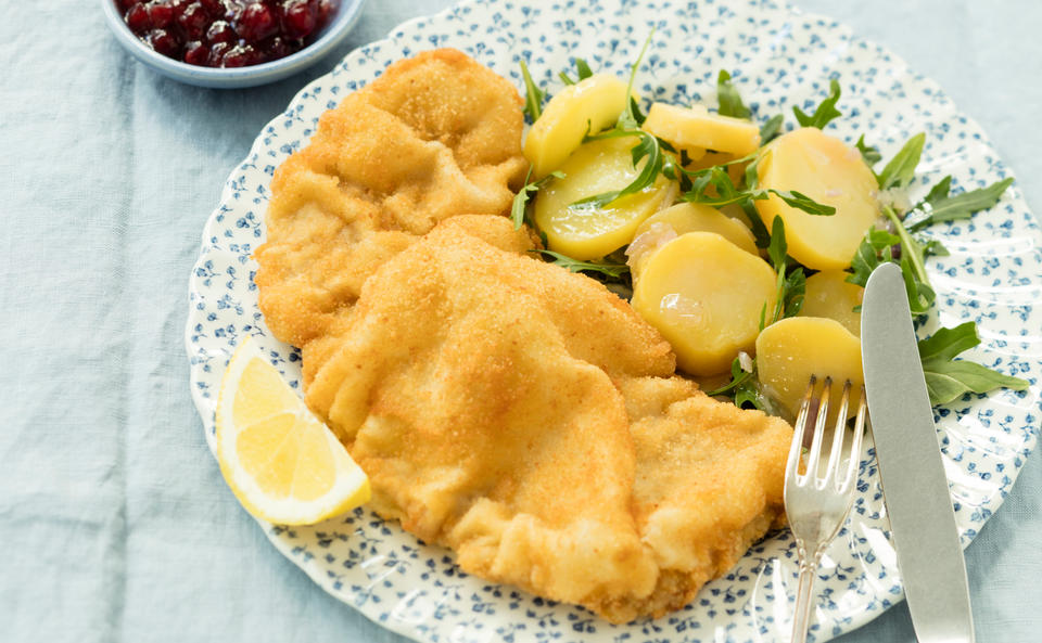 Wiener Schnitzel mit Erdäpfel-Rucolasalat