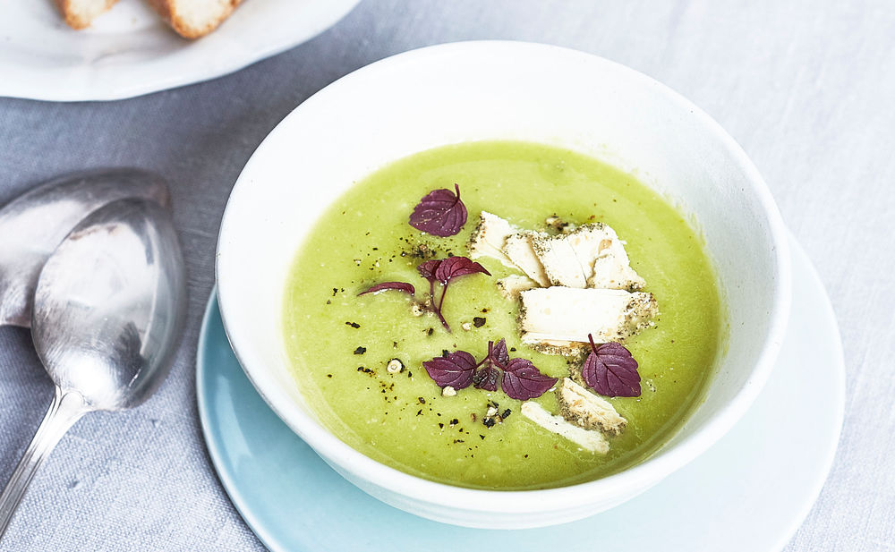 Grüne Spargelsuppe mit Belper Knolle • Rezept • GUSTO.AT