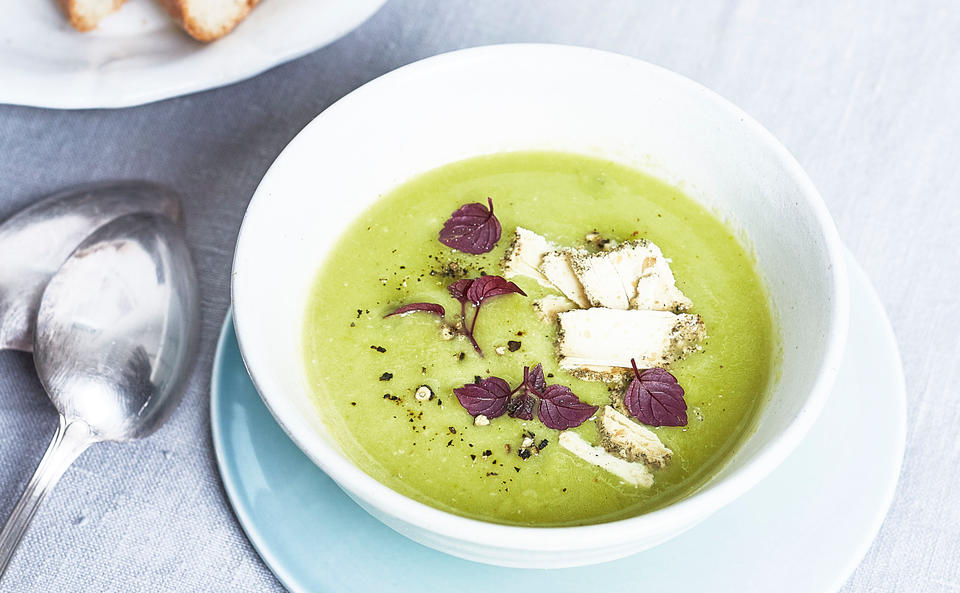Grüne Spargelsuppe mit Belper Knolle • Rezept • GUSTO.AT