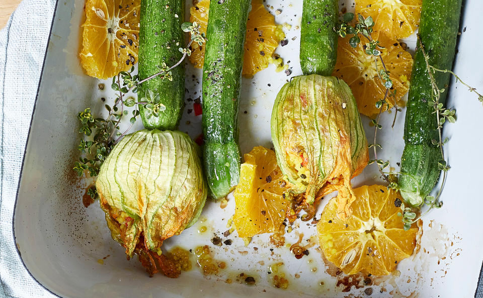 Zucchiniblüten mit Couscous-Gemüsefülle