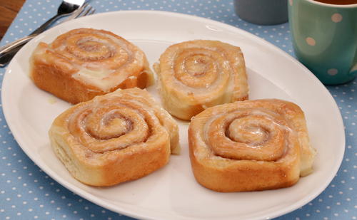 Bild: G + J Videos cinnamonrollswithcreamcheesefrosting