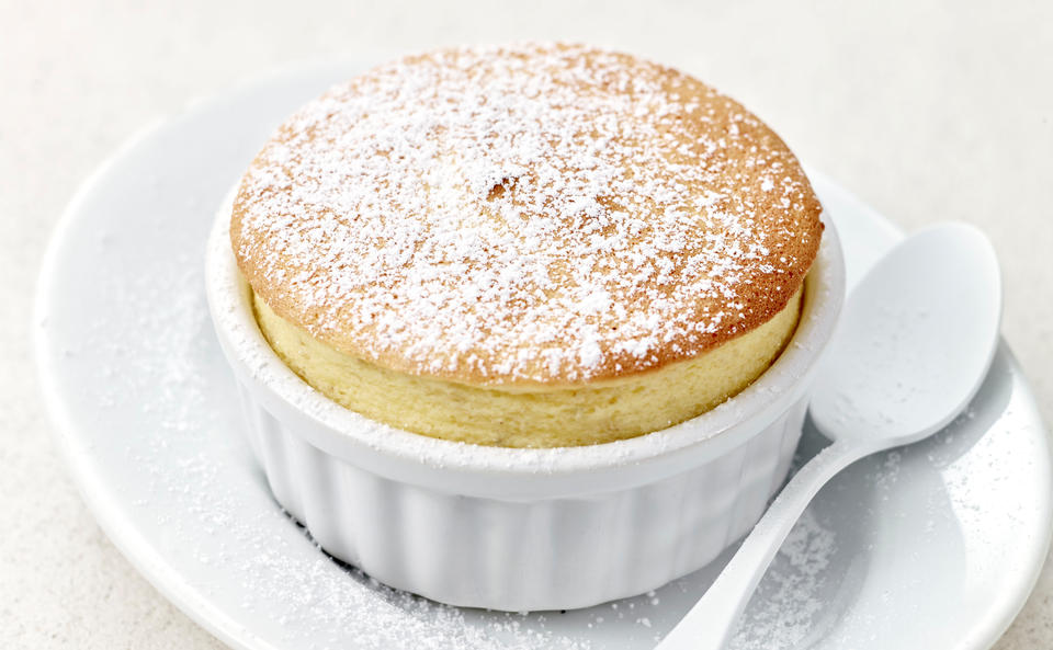 Topfensoufflé mit weißem Mohn