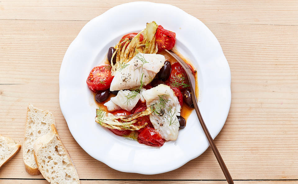 Fischpfanne mit Paradeisern und Fenchel