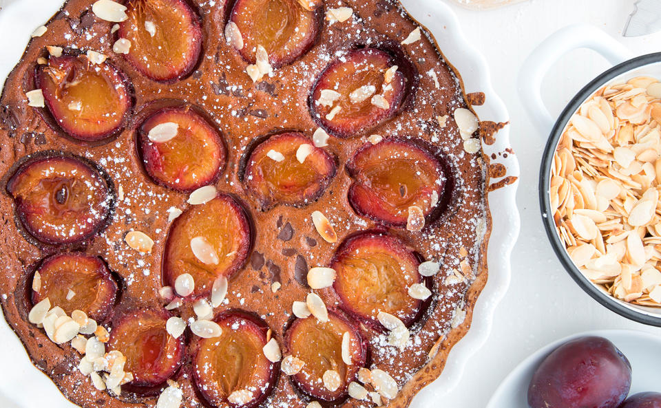 Schokolade-Clafoutis mit Zwetschken