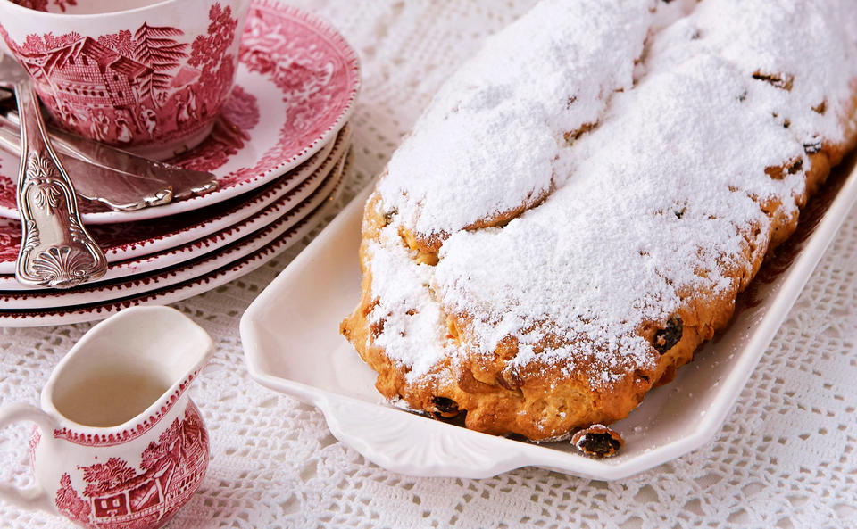 Christstollen mit Marzipan-Farce