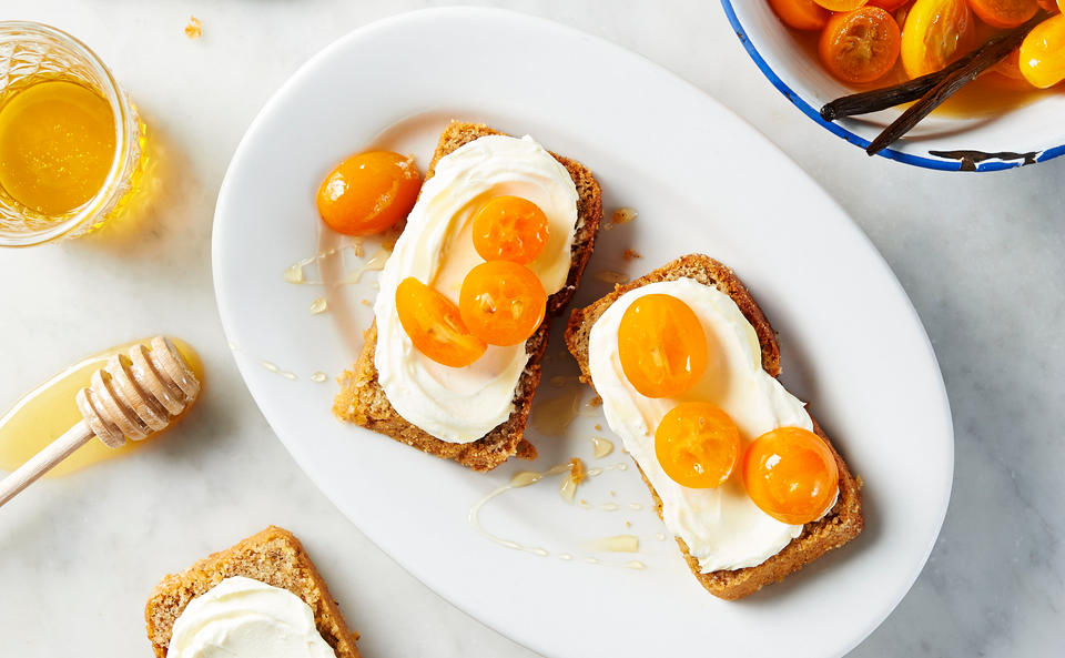 Limoncello-Kuchen mit Limettencreme und Kumquats