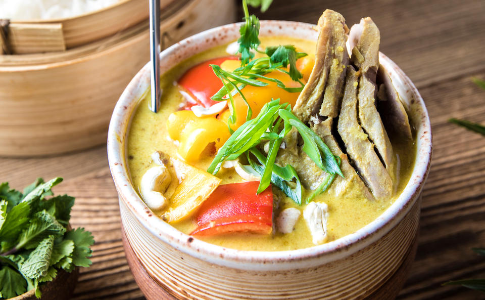 Thunfisch-Curry mit gedämpftem Jasminreis
